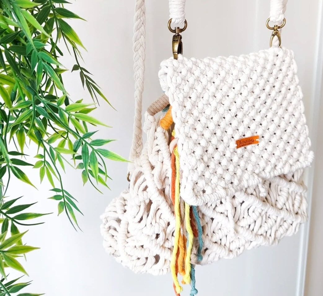 Mochila Artesanal "Raíces" – Edición Macramé Multicolor