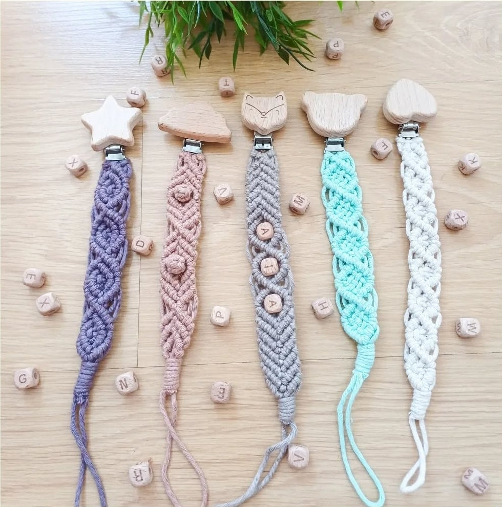 Chupetero de Algodón Orgánico y Madera Natural - Colección Baby Knot