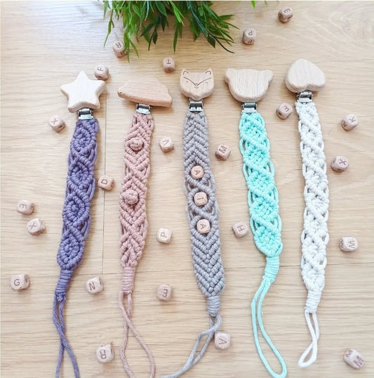 Chupetero de Algodón Orgánico y Madera Natural - Colección Baby Knot