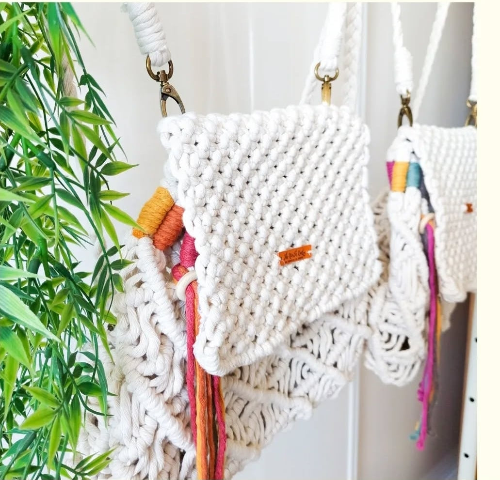 Mochila Artesanal "Raíces" – Edición Macramé Multicolor