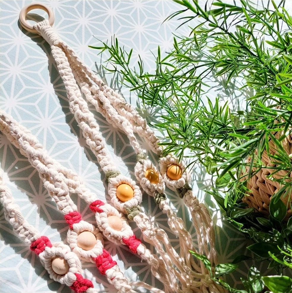 Colgador de Plantas Macramé "Nudo y Flora"🌿 – Hecho a Mano