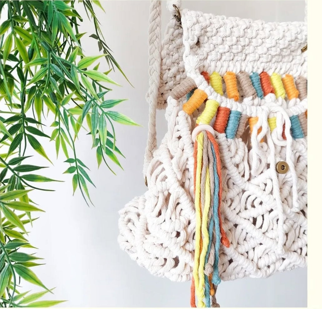 Mochila Artesanal "Raíces" – Edición Macramé Multicolor