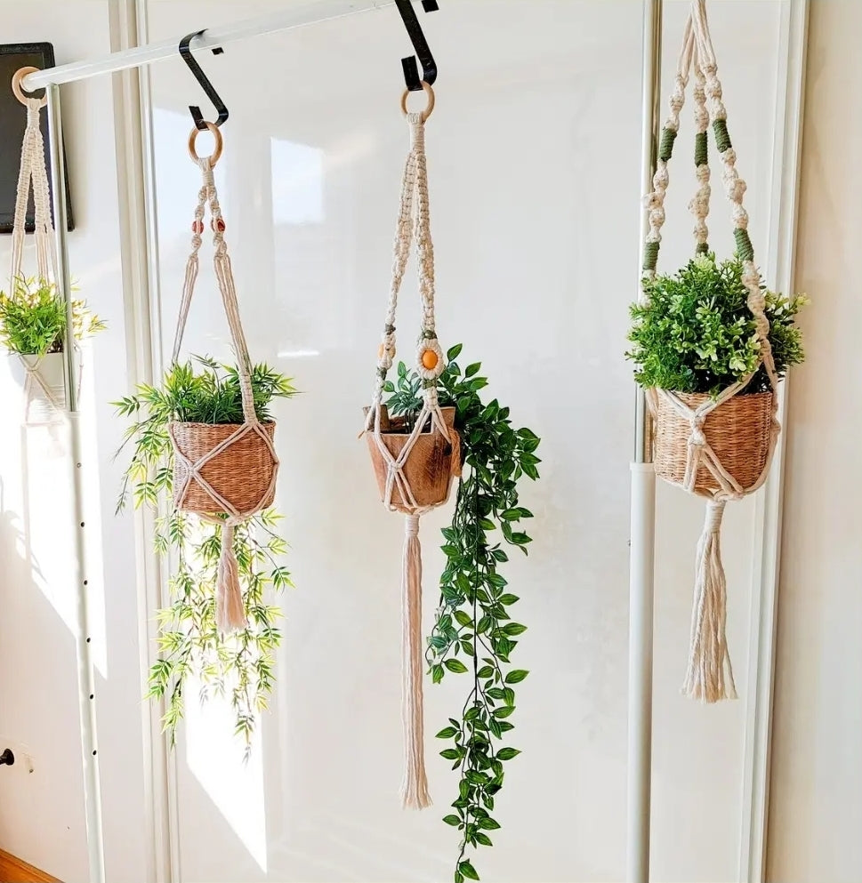 Colgador de Plantas Macramé "Nudo y Flora"🌿 – Hecho a Mano