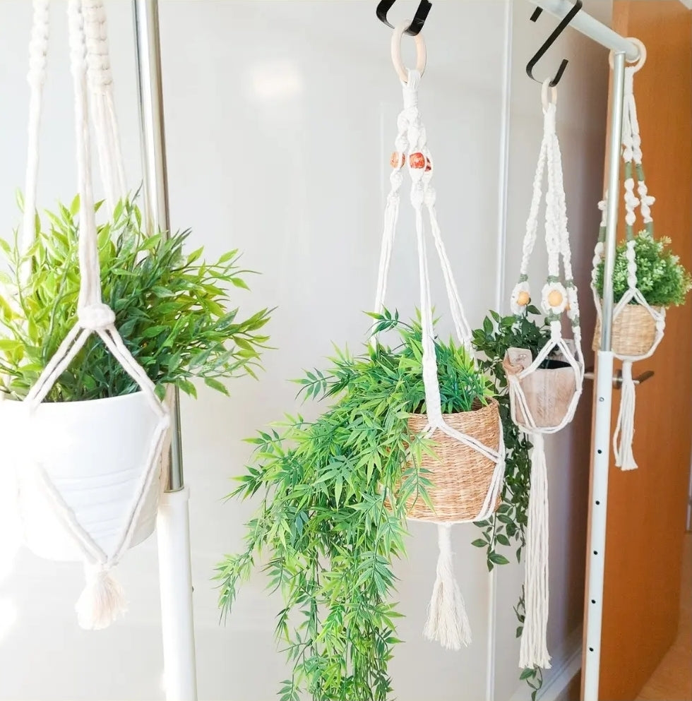 Colgador de Plantas Macramé "Nudo y Flora"🌿 – Hecho a Mano